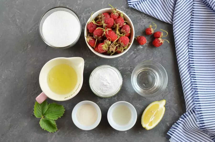 Ingredients for Homemade Strawberry Marshmallows (Zephyr)