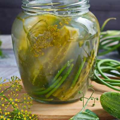 Lacto-Fermented-Pickles-with-Garlic-Scapes-recipes-Lacto-fermented-Garlic-Scapes-Recipe