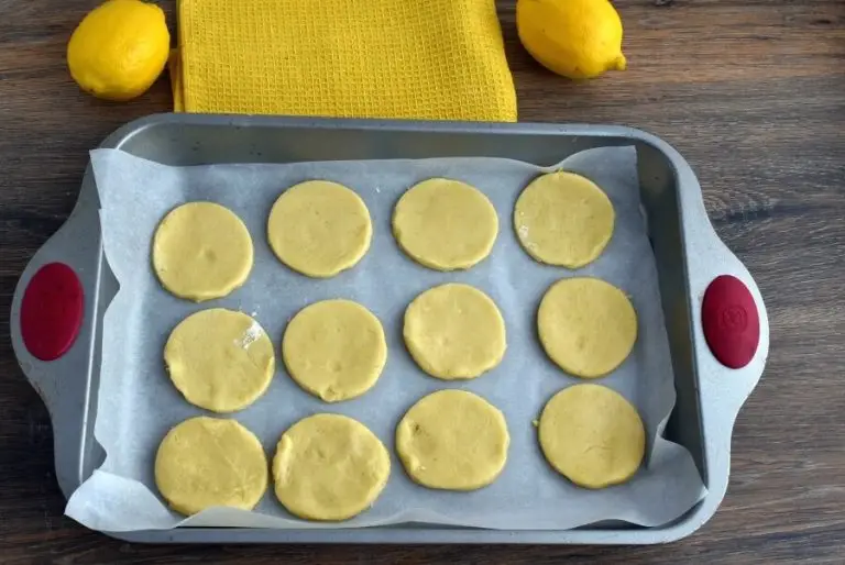 Step 3 - Lemon Kisses