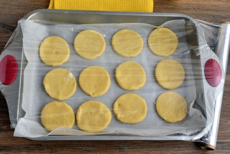Step 4 - Lemon Kisses
