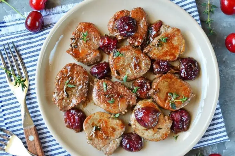 Step 5 - Pork Medallions with Red Wine-Cherry Sauce
