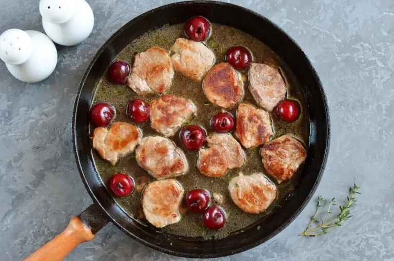 Step 4 - Pork Medallions with Red Wine-Cherry Sauce