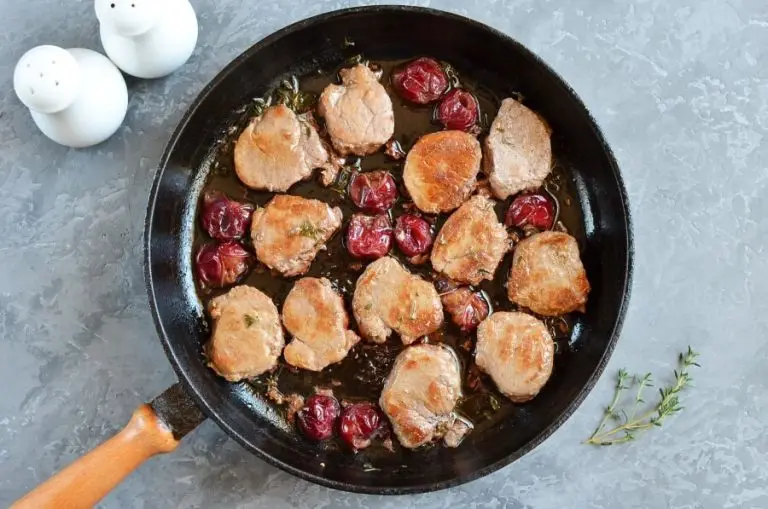 Step 4 - Pork Medallions with Red Wine-Cherry Sauce