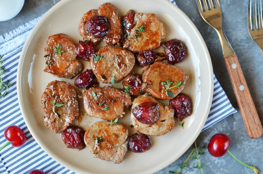 Pork Medallions with Red Wine-Cherry Sauce