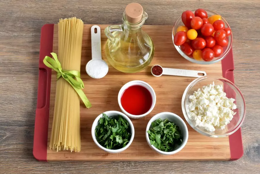 Ingredients for Roasted Cherry Tomato Sauce with Spaghetti