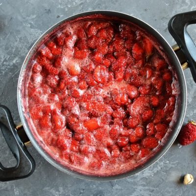 Strawberry Cordial Jam recipe - step 1