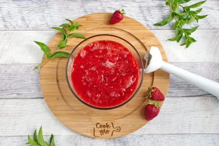 Step 3 - Strawberry Mojito Wine Popsicles
