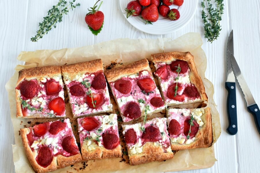 Strawberry, feta & thyme tart Recipe-How To Make Strawberry, feta & thyme tart-Delicious Strawberry, feta & thyme tart