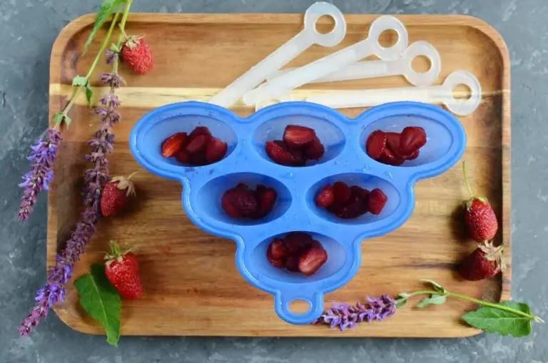 Step 2 - Vegan Coconut Milk Strawberry-Banana Pops