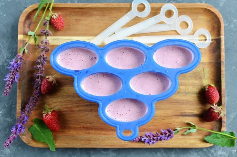 Step 3 - Vegan Coconut Milk Strawberry-Banana Pops