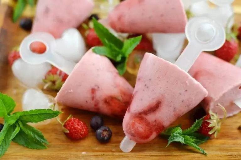 Step 5 - Vegan Coconut Milk Strawberry-Banana Pops