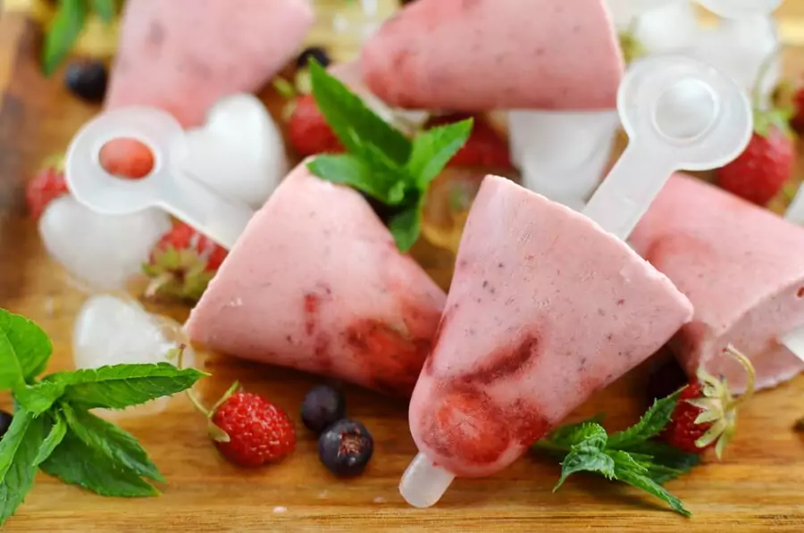 Vegan Coconut Milk Strawberry-Banana Pops