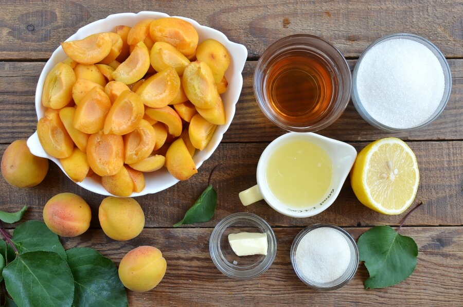 Ingridiens for Apricot Amaretto Jam