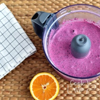 Berry and Beet Green Smoothie recipe - step 1