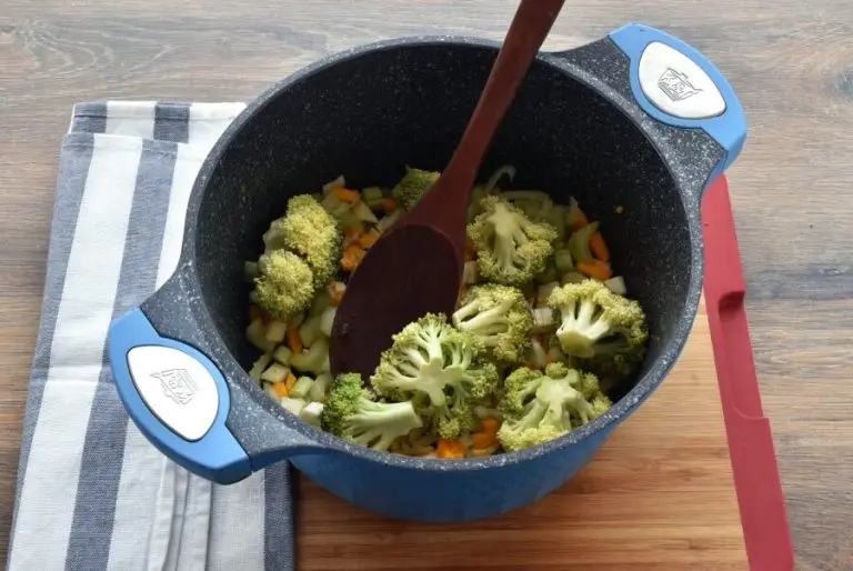 Step 1 - Broccoli Detox Soup