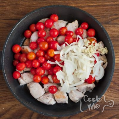 Creamy Chicken Tomato Skillet recipe - step 4