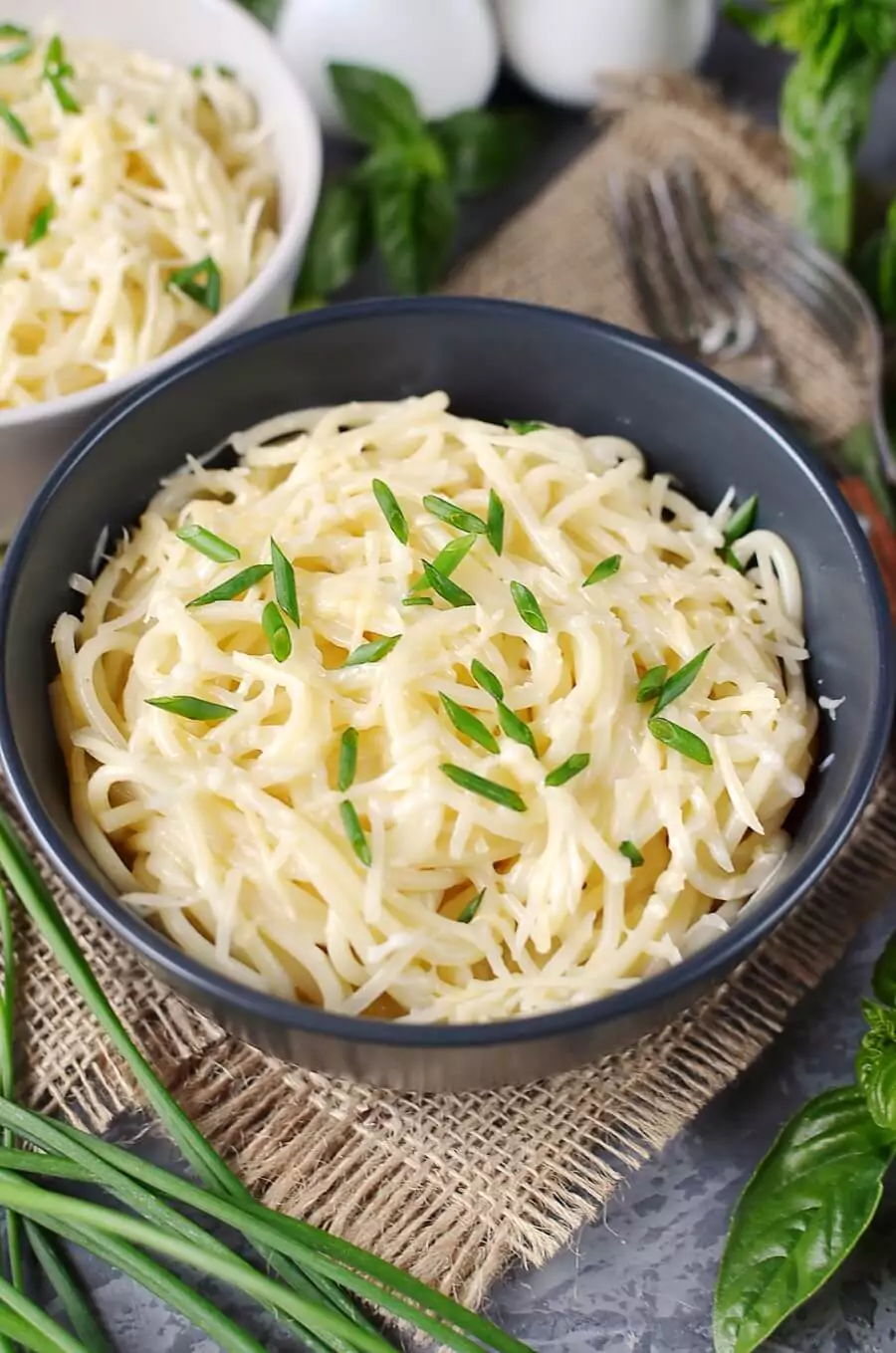 Creamy Three-Cheese Spaghetti