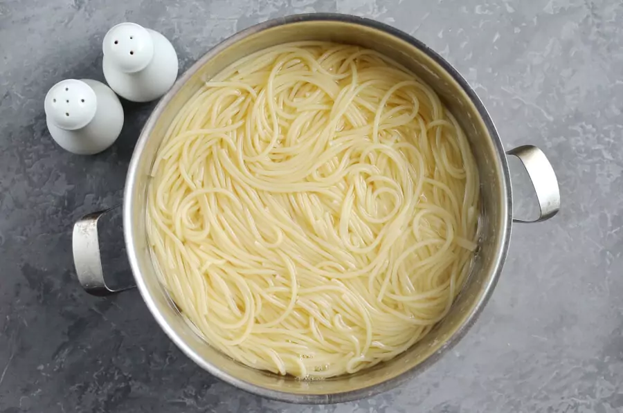 Creamy Three-Cheese Spaghetti recipe - step 1