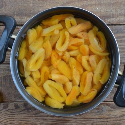 Dried Apricot Jam recipe - step 1