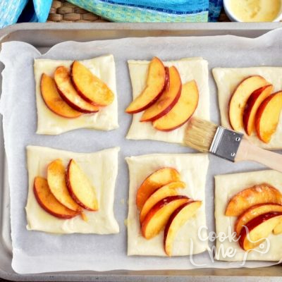 Easy Peach Tartlets recipe - step 4