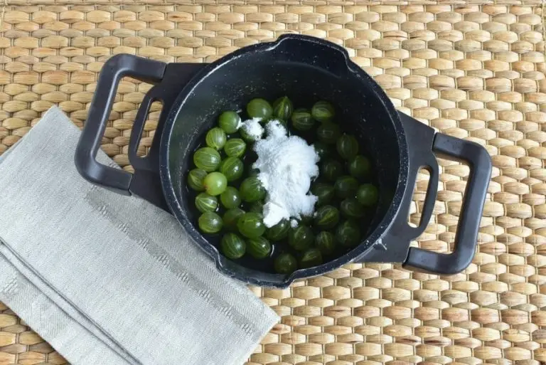 Step 1 - Gooseberry Fool