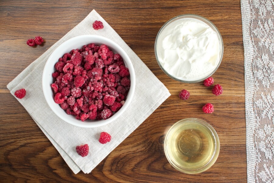 Ingridiens for Healthy Raspberry Frozen Yogurt