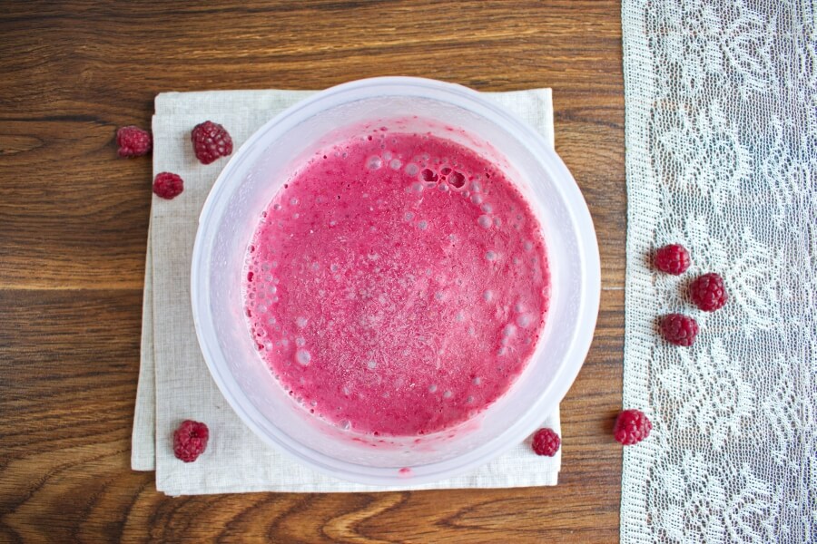 Healthy Raspberry Frozen Yogurt recipe - step 5