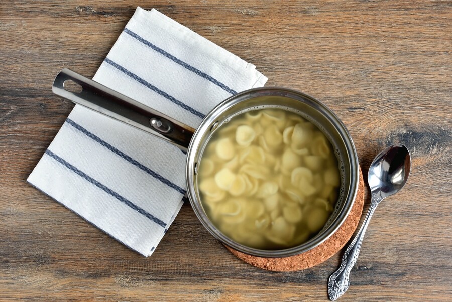 Lemon-Pignoli Zucchini Pasta recipe - step 1