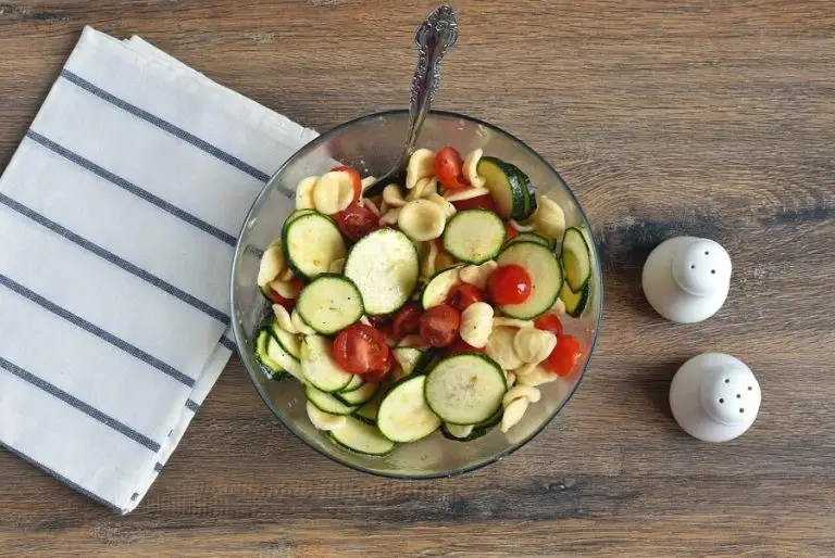 Step 4 - Lemon-Pignoli Zucchini Pasta
