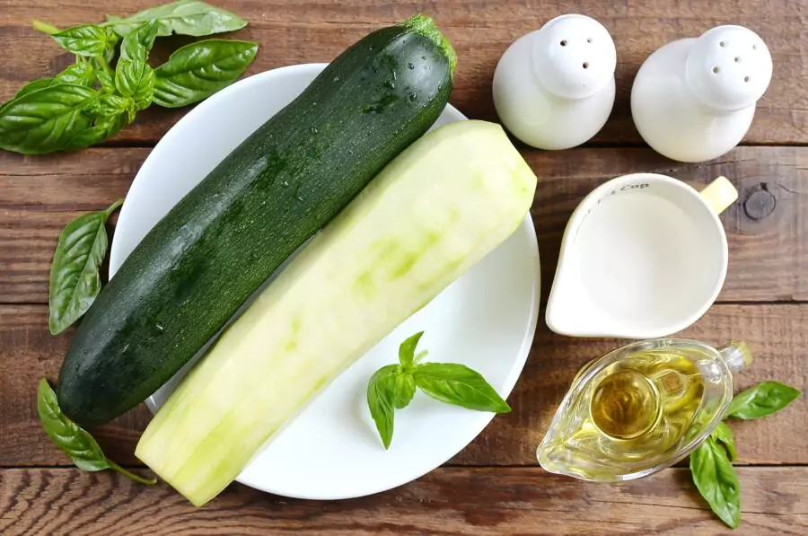Ingredients for Low Carb Zucchini Pasta