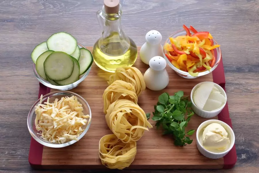 Ingredients for Pasta with Sautéed Peppers Zucchini and Smoked Mozzarella