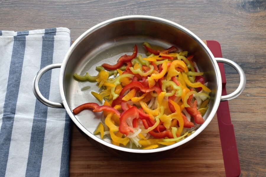 Pasta with Sautéed Peppers Zucchini and Smoked Mozzarella recipe - step 1
