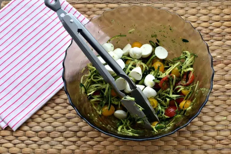 Step 4 - Pasta with Tomatoes Zucchini and Pesto