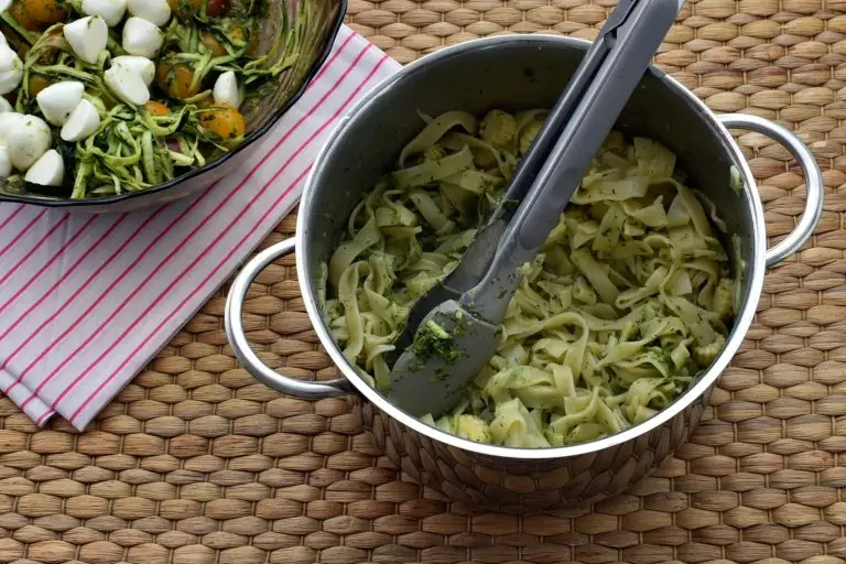 Step 5 - Pasta with Tomatoes Zucchini and Pesto