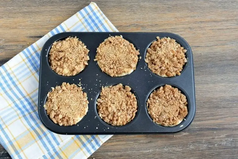 Step 8 - Peach Streusel Muffins