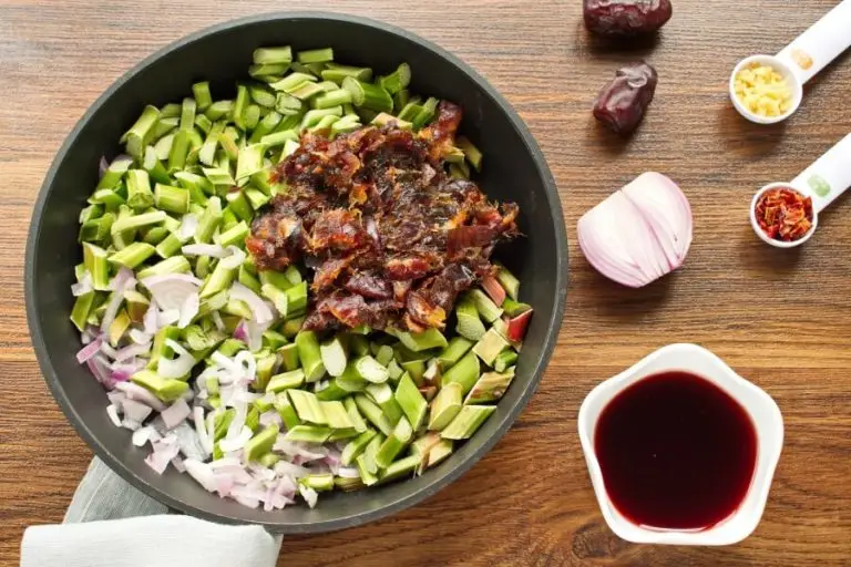 Step 1 - Rhubarb and Date Chutney
