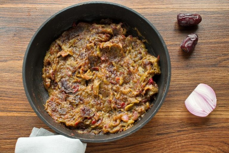 Step 4 - Rhubarb and Date Chutney