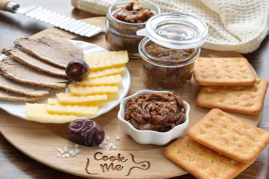 Rhubarb and Date Chutney