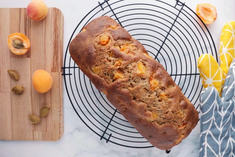 Skinny Apricot Loaf Cake Recipe Cook.me Recipes