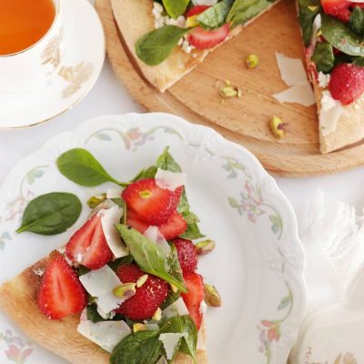 Strawberry, Pistachio, and Goat Cheese Pizza Recipe-How to Make Strawberry, Pistachio, and Goat Cheese Pizza-Delicious Strawberry, Pistachio, and Goat Cheese Pizza