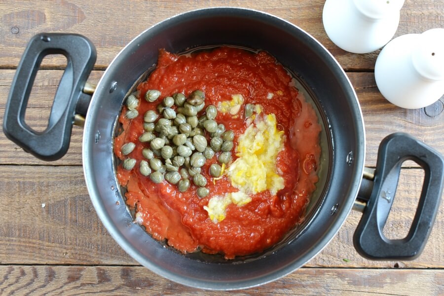 Tomato and Caper Linguine recipe - step 2