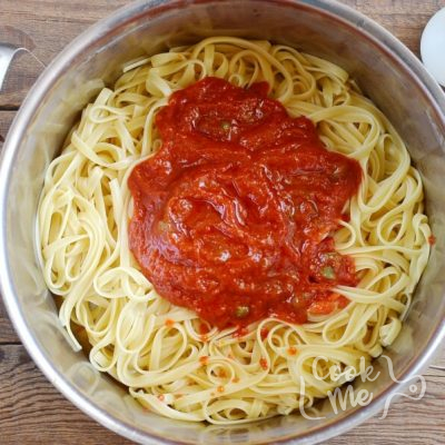 Tomato and Caper Linguine recipe - step 4