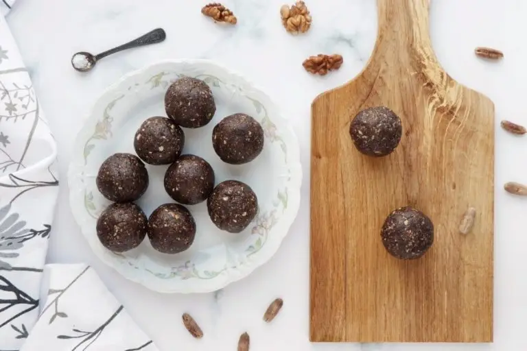 Step 3 - Walnut Bliss Balls with Chia, Coconut and Carob