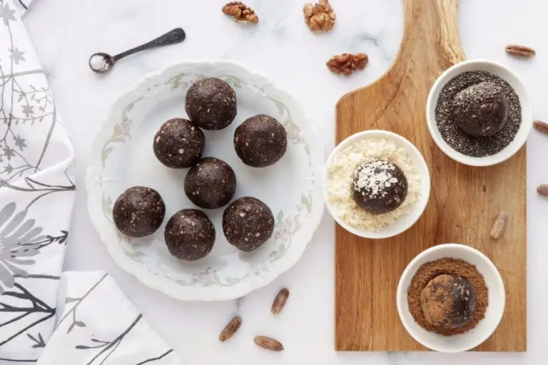 Step 4 - Walnut Bliss Balls with Chia, Coconut and Carob