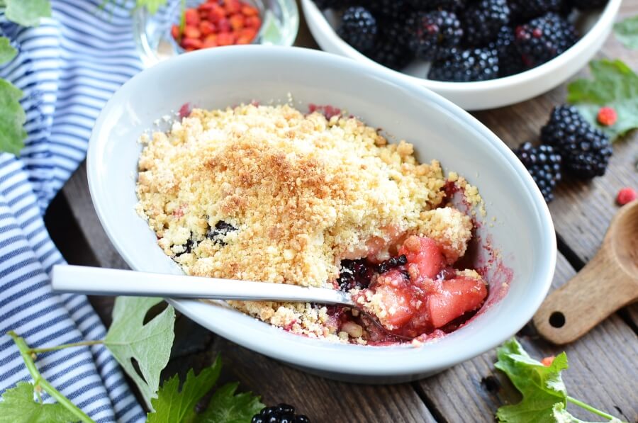 Apple and Blackberry Crumble