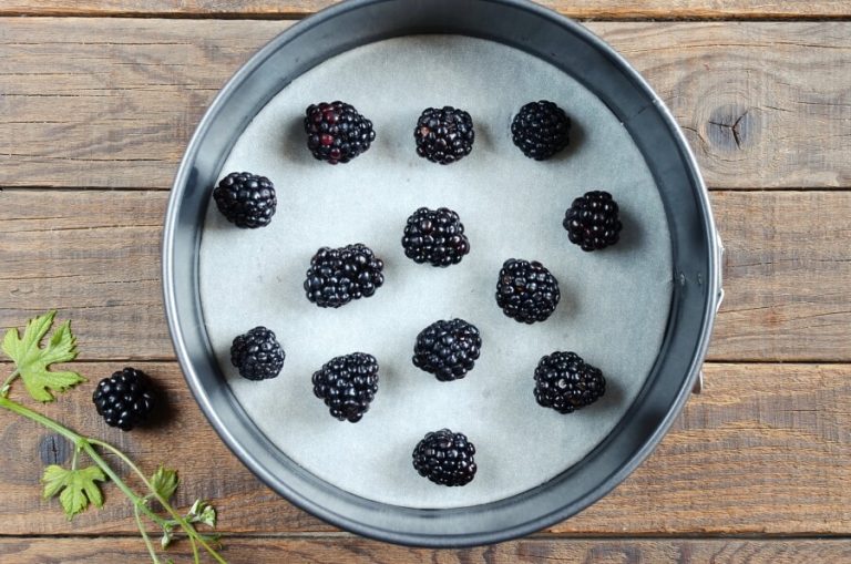 Step 5 - Blackberry Cake