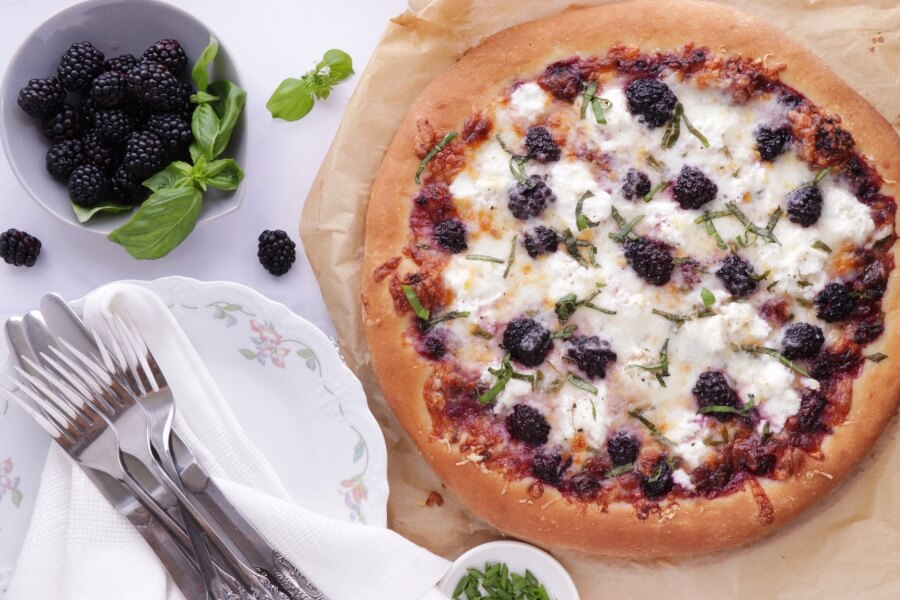 Blackberry Ricotta Pizza with Basil Recipe-Blackberry Basil Ricotta Pizza-How to Make Blackberry Basil Ricotta Pizza