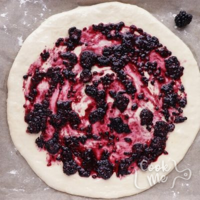 Blackberry Ricotta Pizza with Basil recipe - step 3