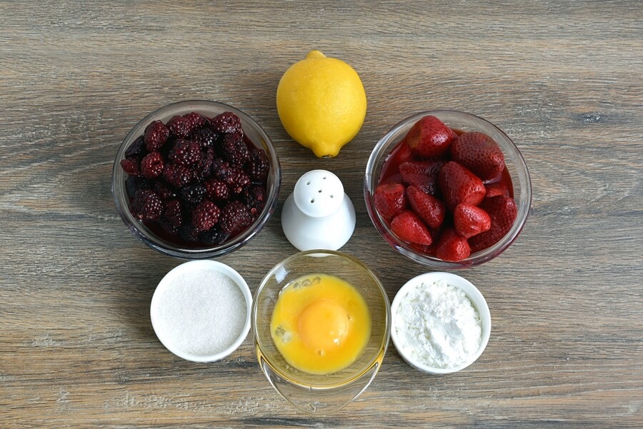 Ingridiens for Easy Strawberry Blackberry Pudding