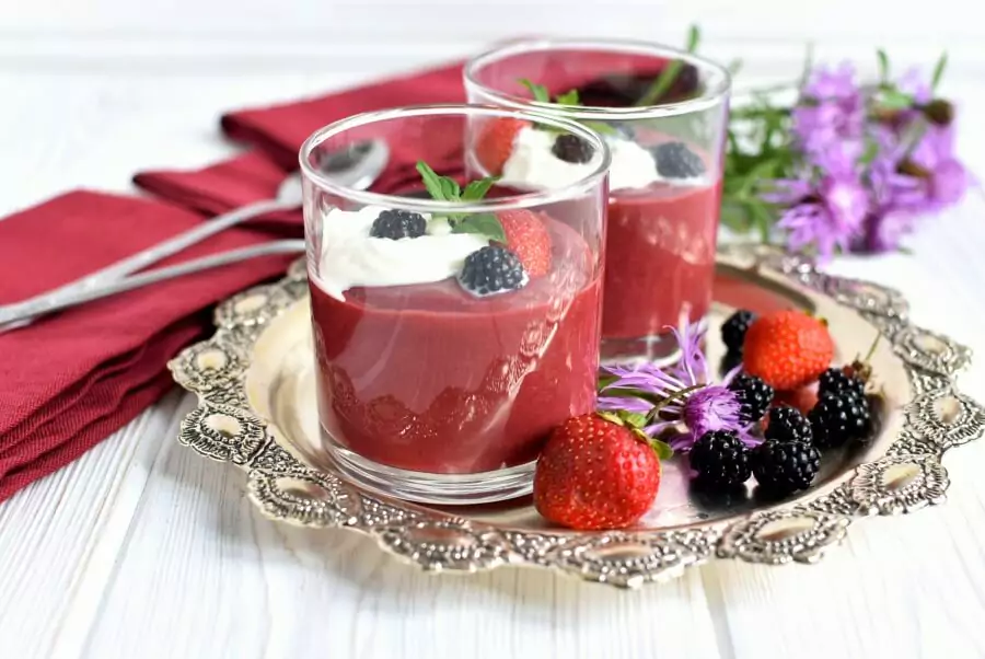Easy Strawberry Blackberry Pudding